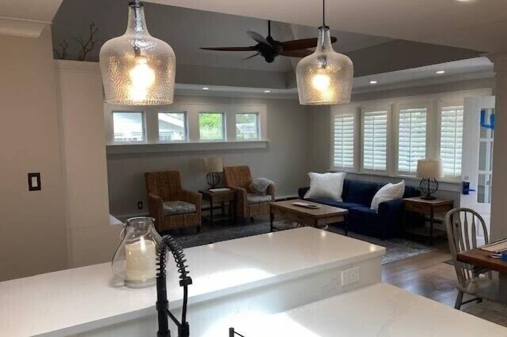 Photo of Livingroom in Ocean Beach