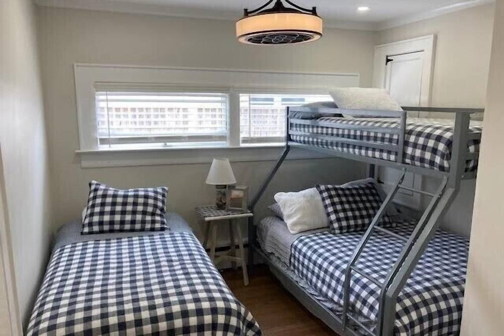 Photo of Bedroom in Ocean Beach