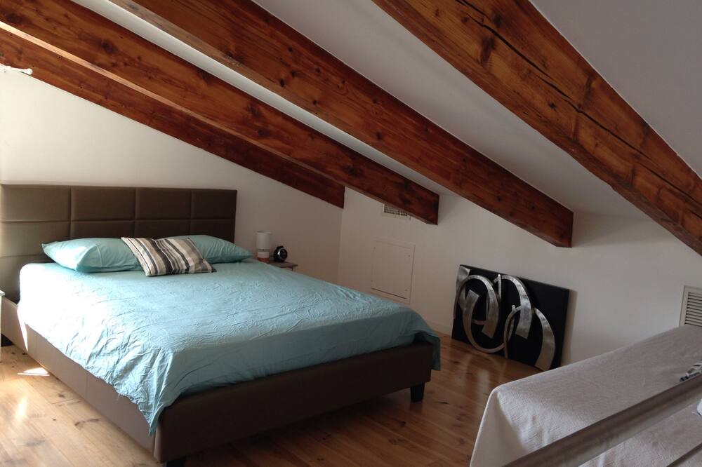 Photo of Bedroom in Saint-Feliu-d'Avall