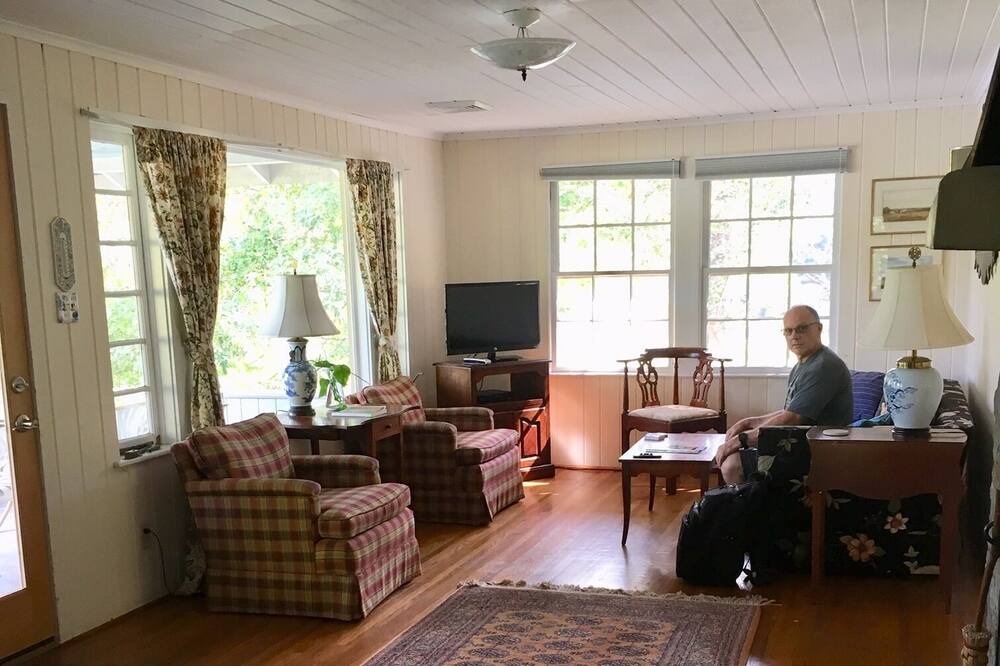 Photo of Livingroom in Lynn