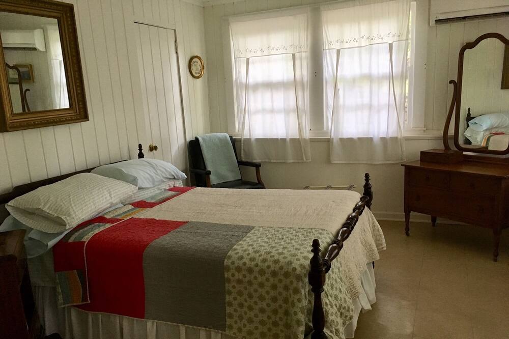 Photo of Bedroom in Lynn