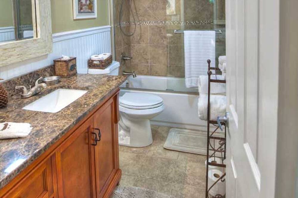 Photo of Bathroom in Big Canoe