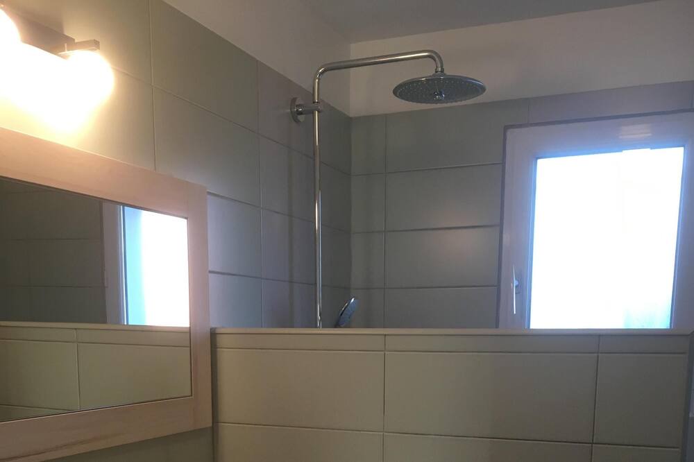 Photo of Bathroom in Vedene