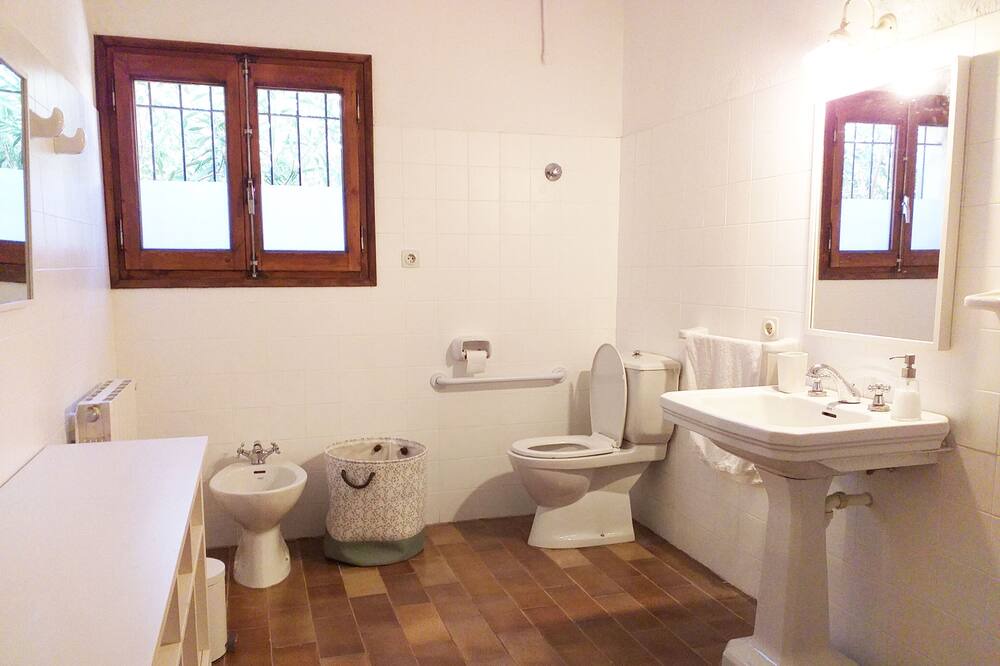 Photo of Bathroom in Torroella de Montgri