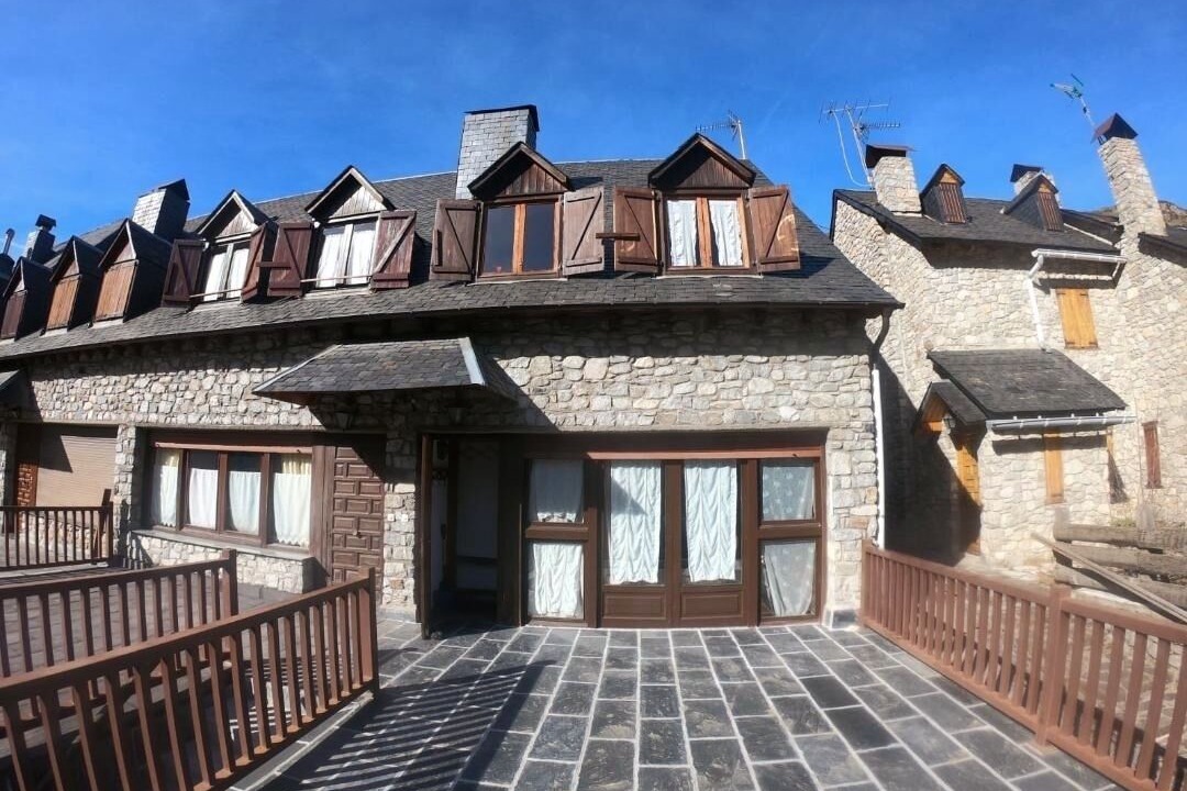 Photo of Outdoor in Arties