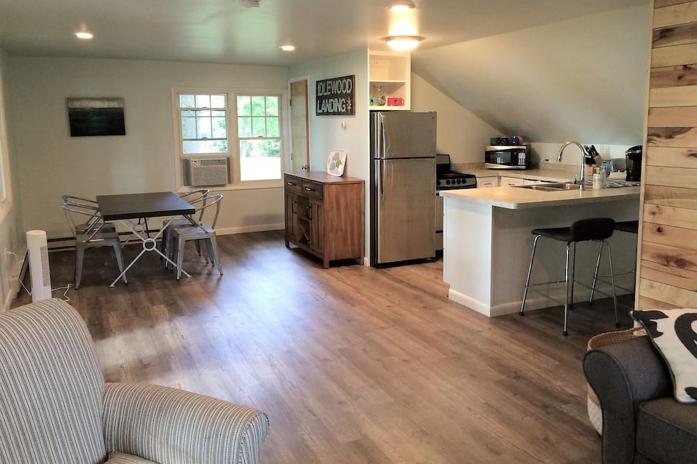 Photo of Livingroom in Dewittville