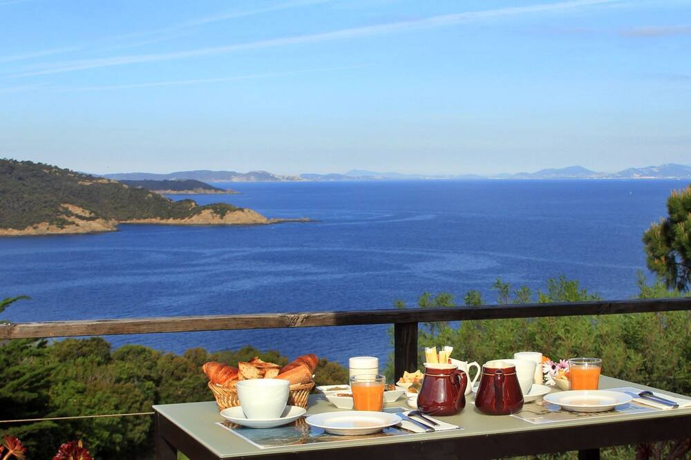 Photo of Patio Balcony in Ile du Levant