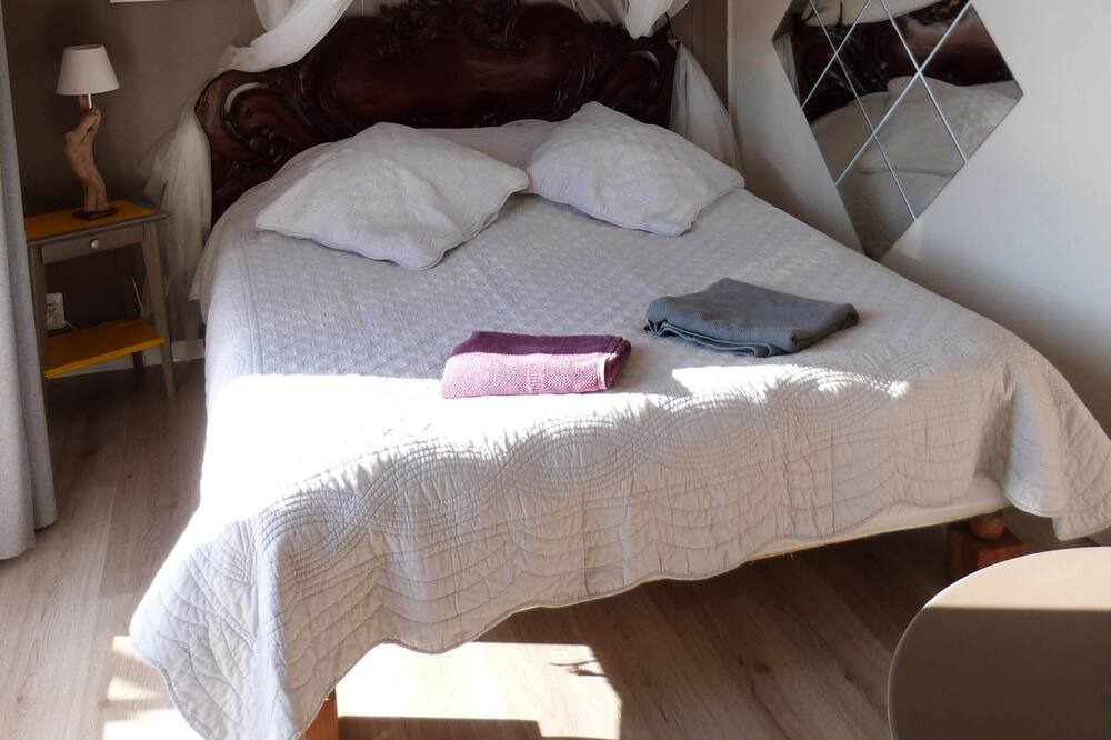 Photo of Bedroom in Ile du Levant
