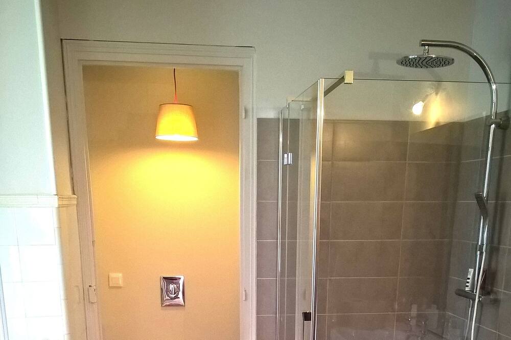 Photo of Bathroom in Saint-Savin