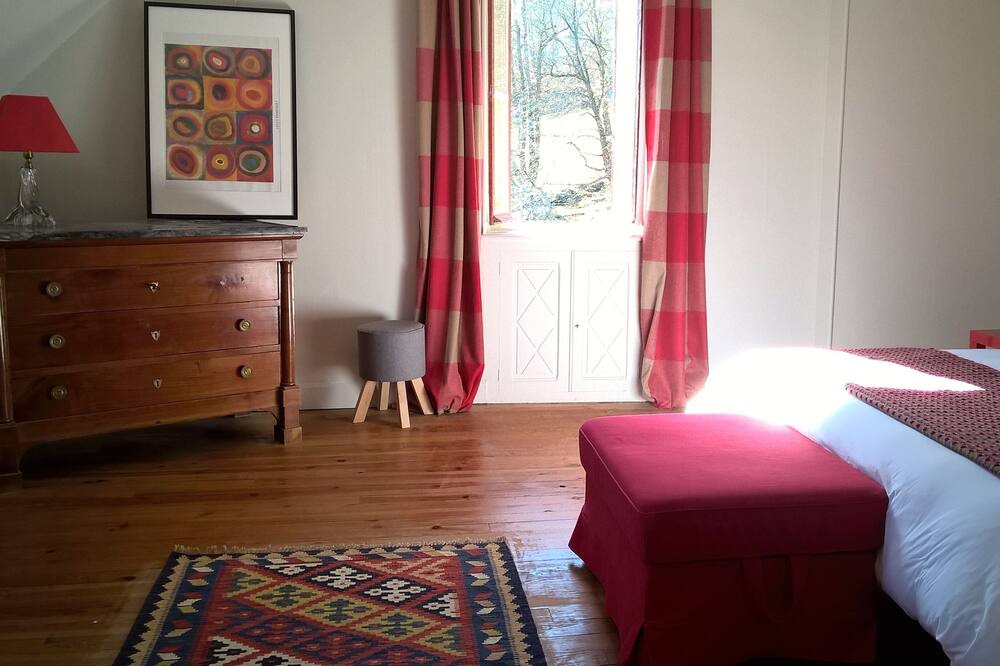 Photo of Bedroom in Saint-Savin