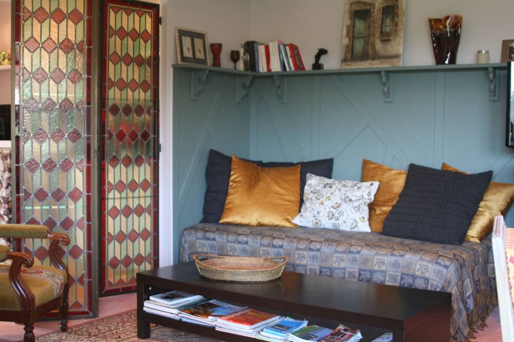 Photo of Livingroom in Toeufles