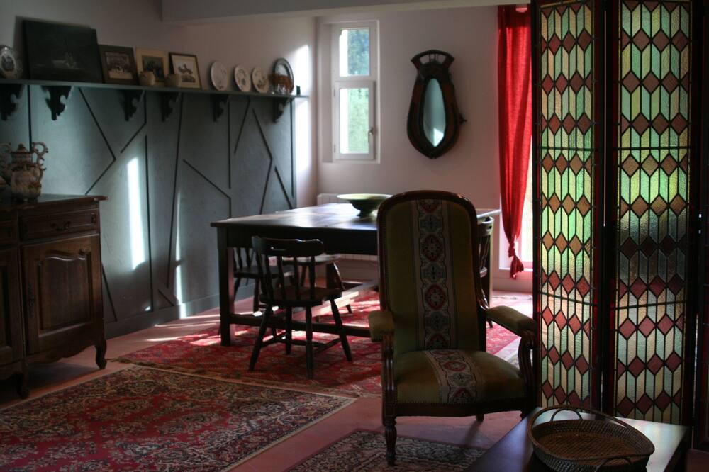 Photo of Livingroom in Toeufles