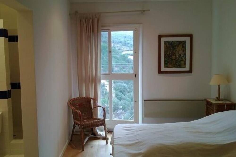Photo of Bedroom in Lasalle