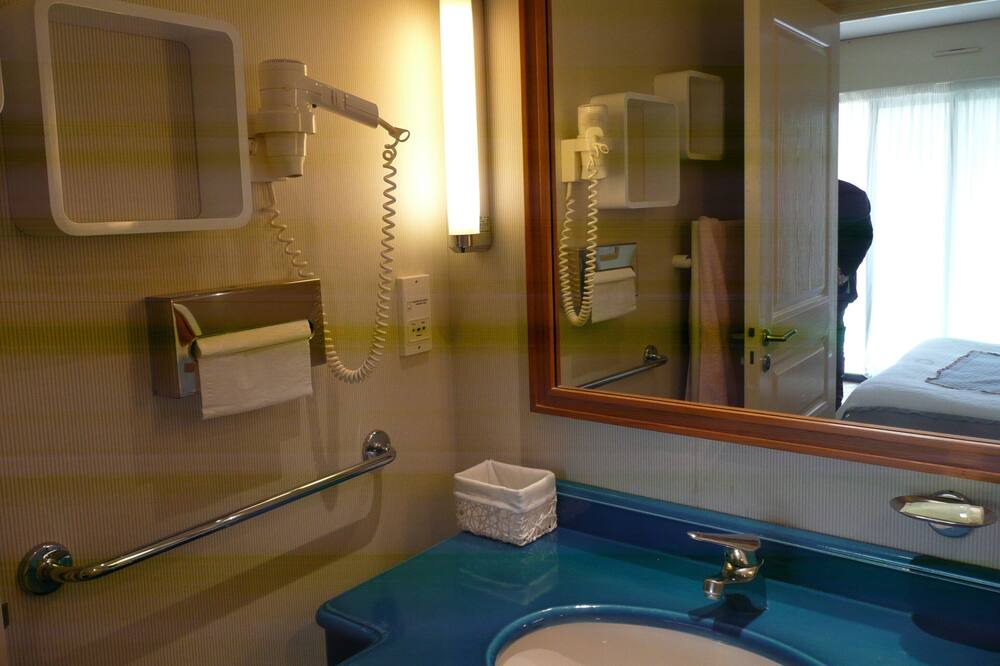 Photo of Bathroom in Saint-Andre-des-Eaux