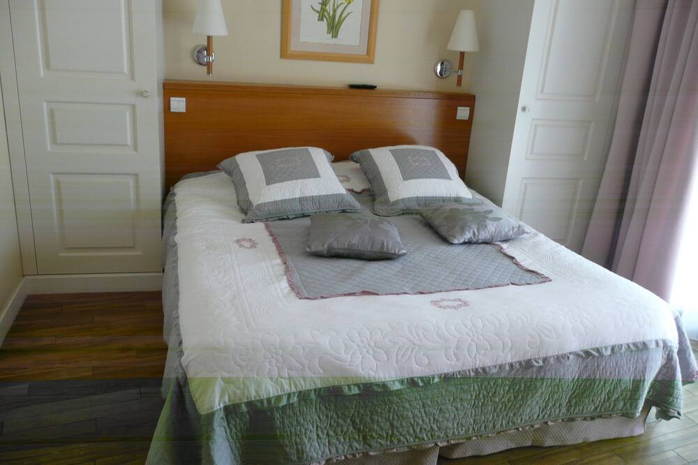 Photo of Bedroom in Saint-Andre-des-Eaux