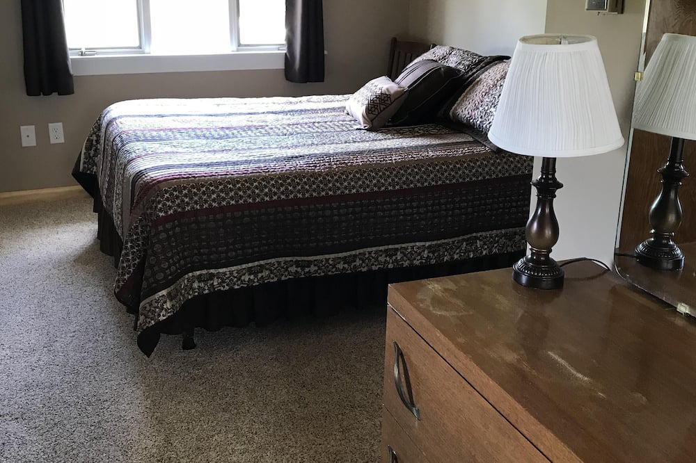 Photo of Bedroom in Lakeville