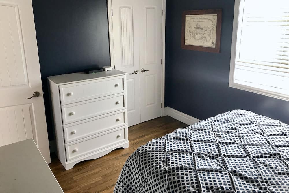Photo of Bedroom in Clinton