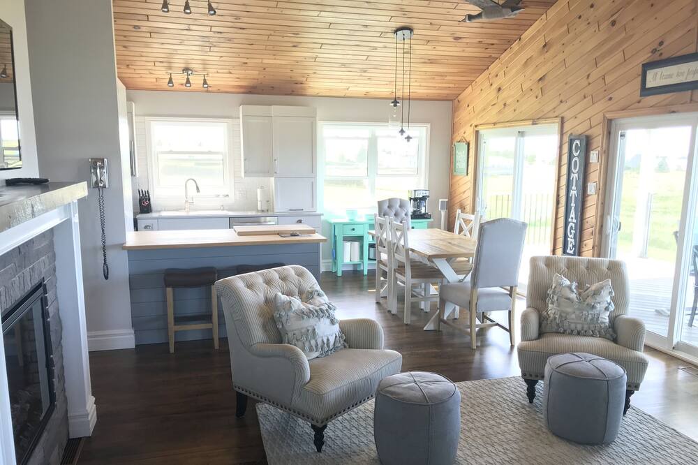 Photo of Livingroom in Clinton