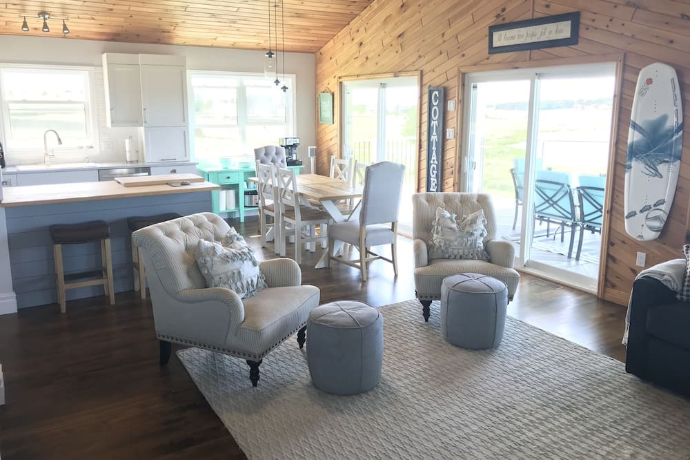 Photo of Livingroom in Clinton