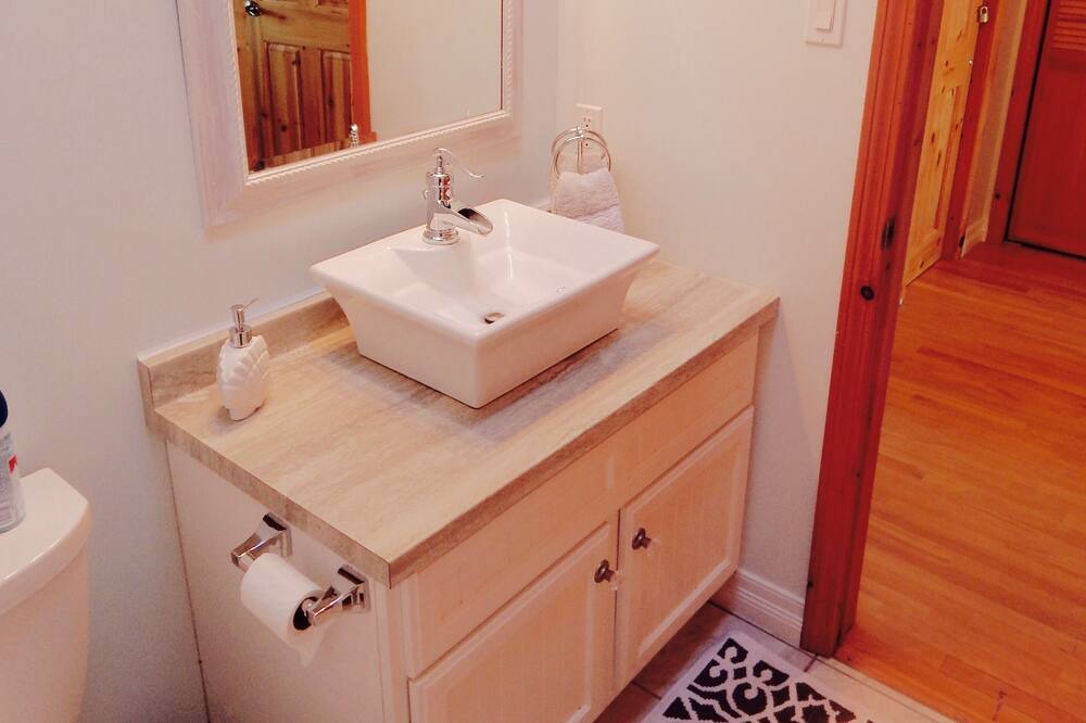 Photo of Bathroom in Clinton
