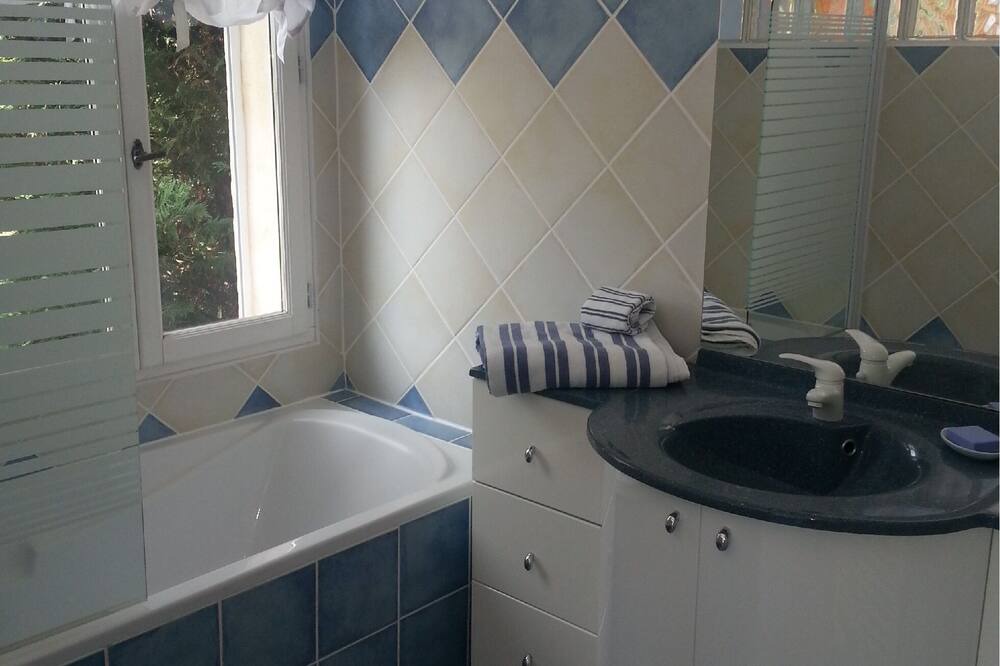 Photo of Bathroom in Valliguieres