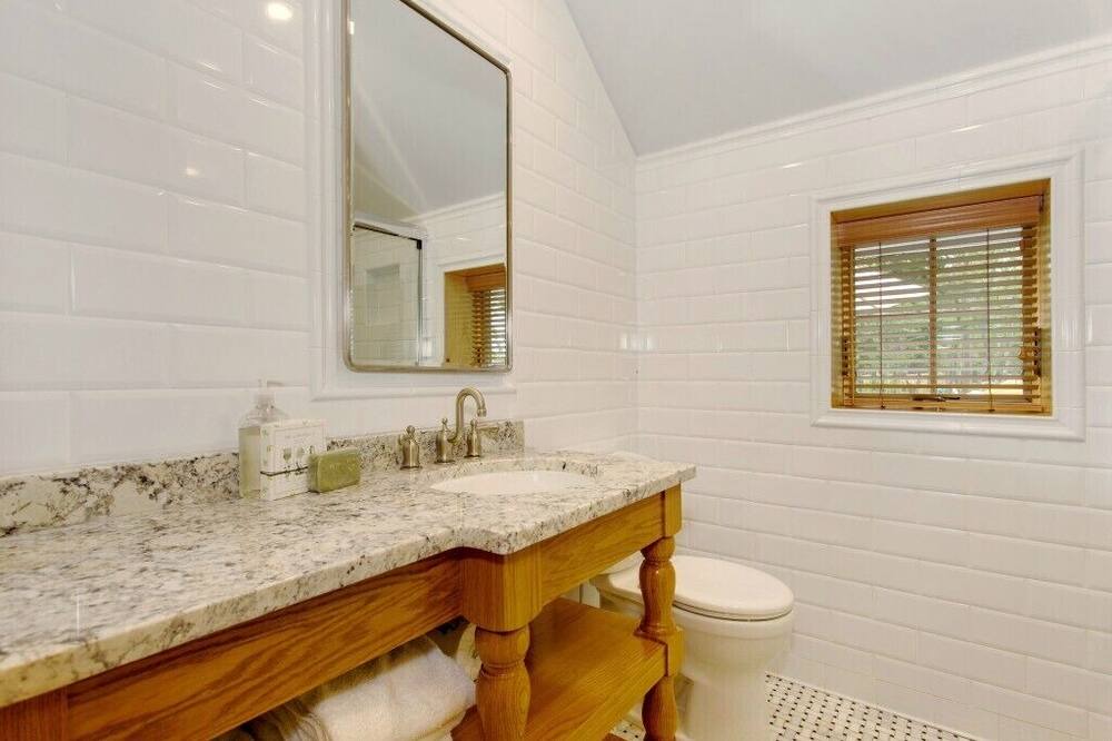 Photo of Bathroom in East Marion