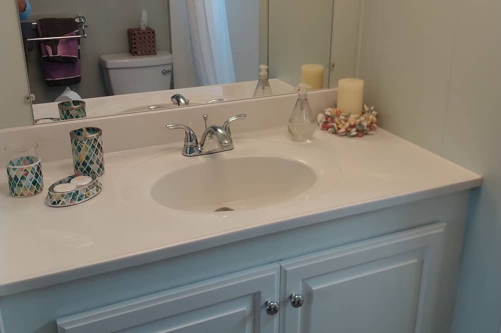 Photo of Bathroom in Snug Harbor