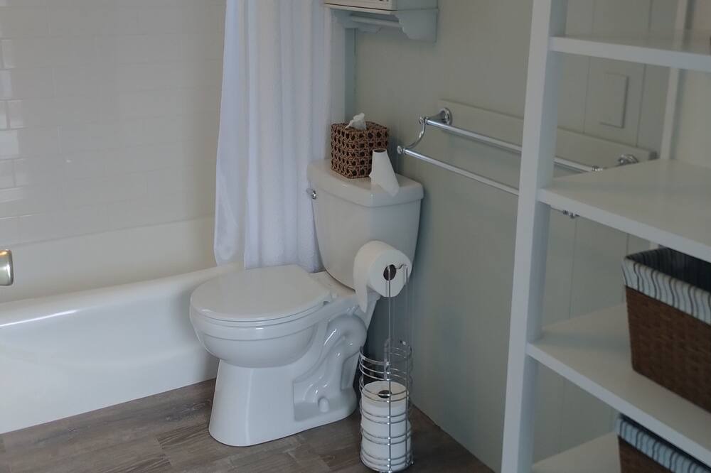 Photo of Bathroom in Snug Harbor