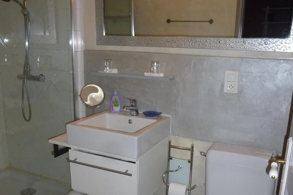 Photo of Bathroom in Die