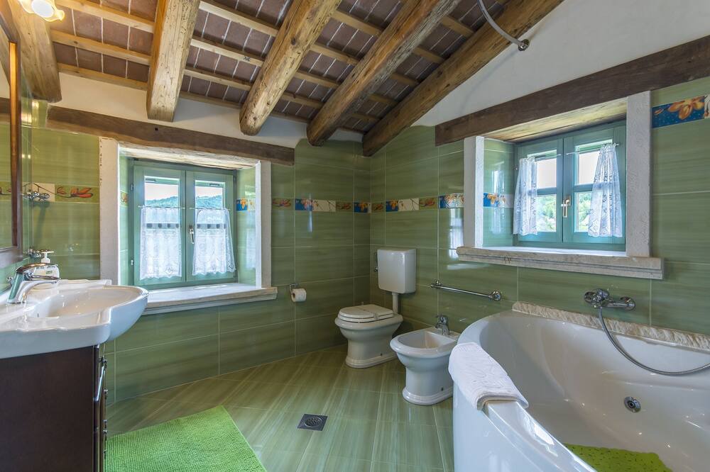 Photo of Bathroom in Paz