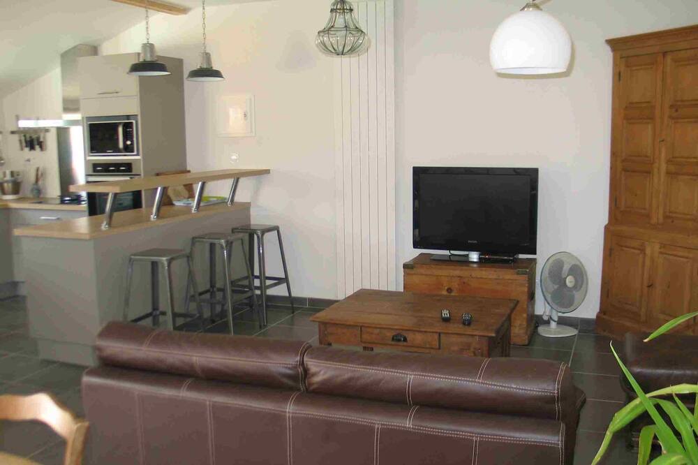 Photo of Livingroom in Bourrou