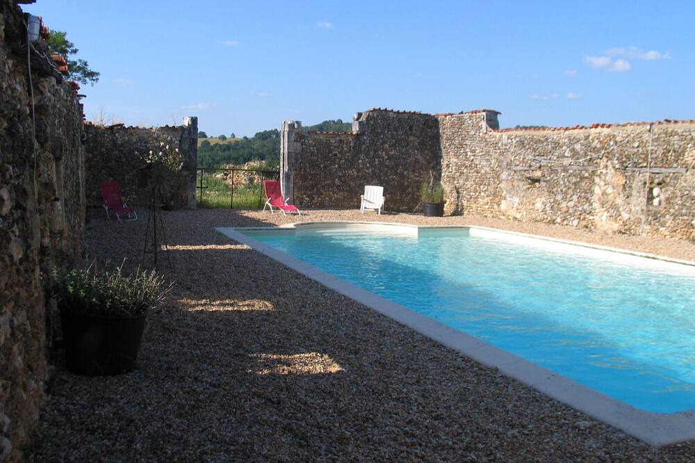 Photo of Outdoor in Bourrou