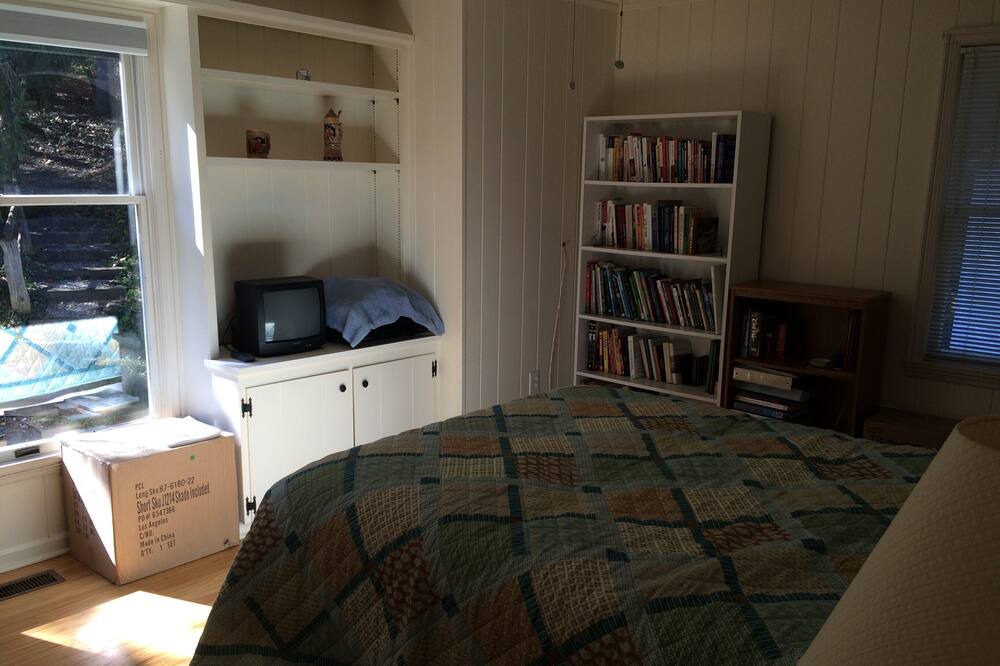 Photo of Bedroom in Ithaca