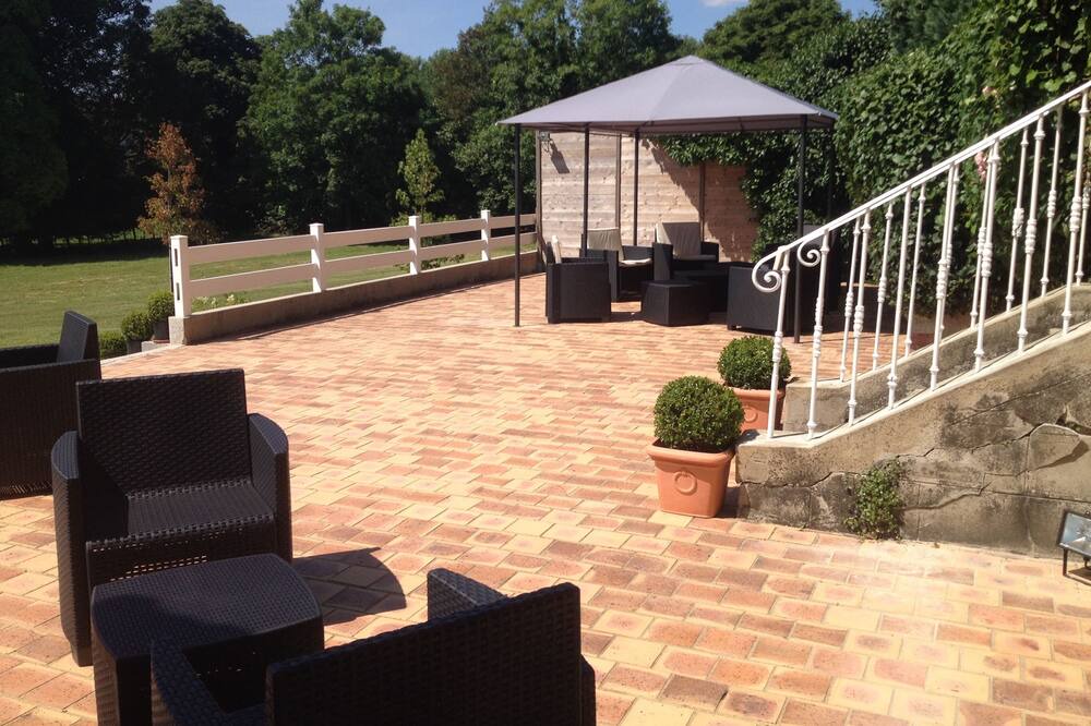 Photo of Patio Balcony in Yvre-le-Polin