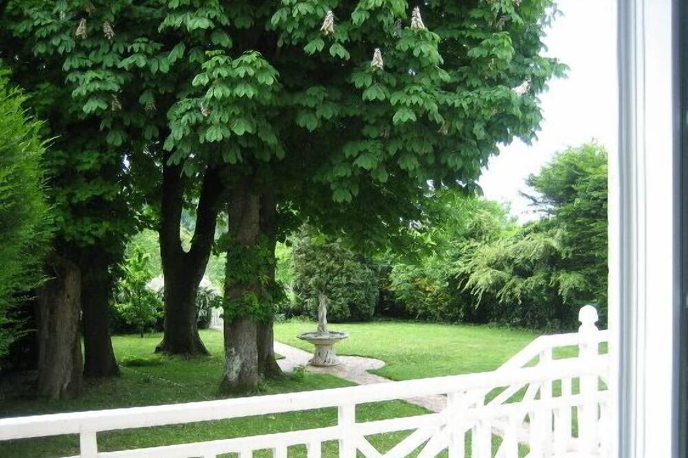 Photo of Outdoor in Yvre-le-Polin