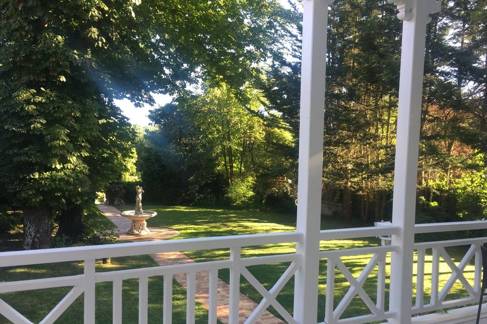 Photo of Patio Balcony in Yvre-le-Polin