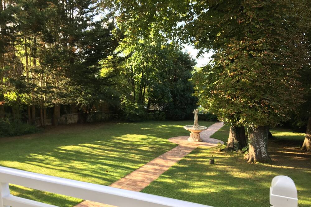 Photo of Outdoor in Yvre-le-Polin