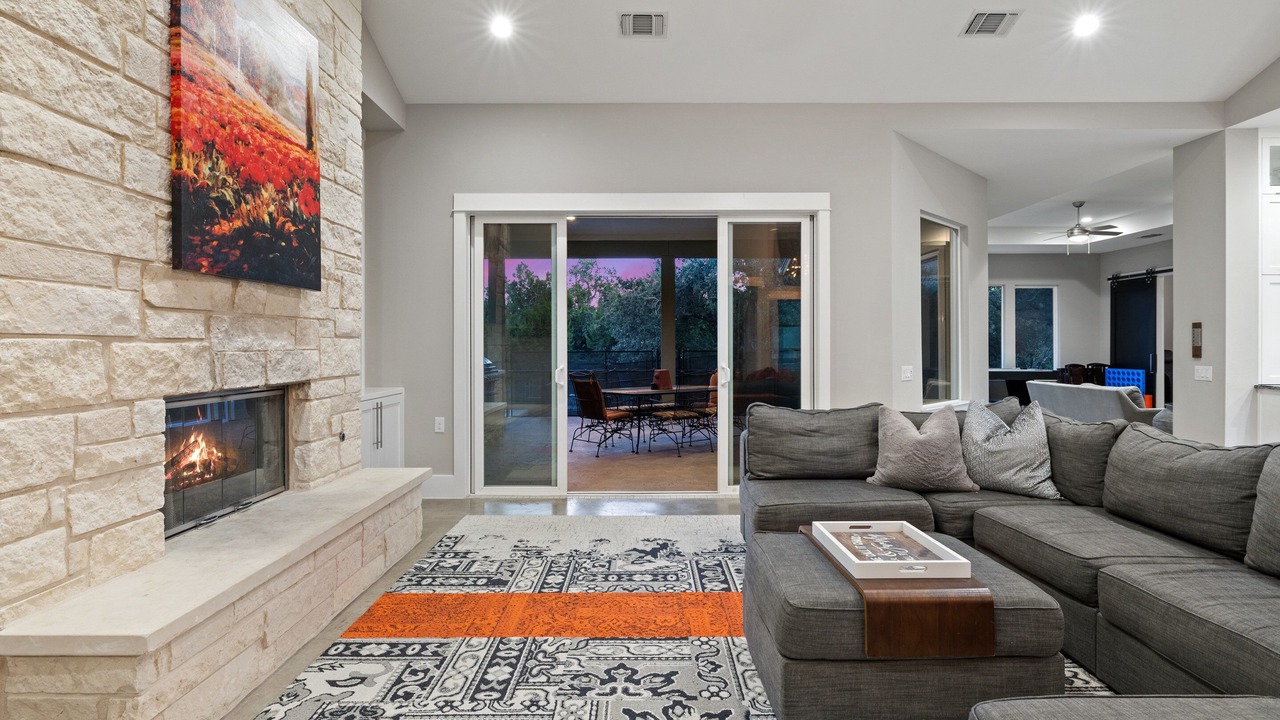 Photo of Livingroom in Lakeway