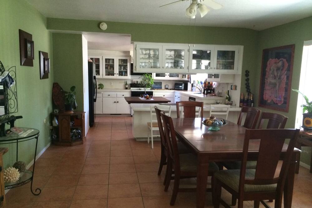 Photo of Bedroom in Midway