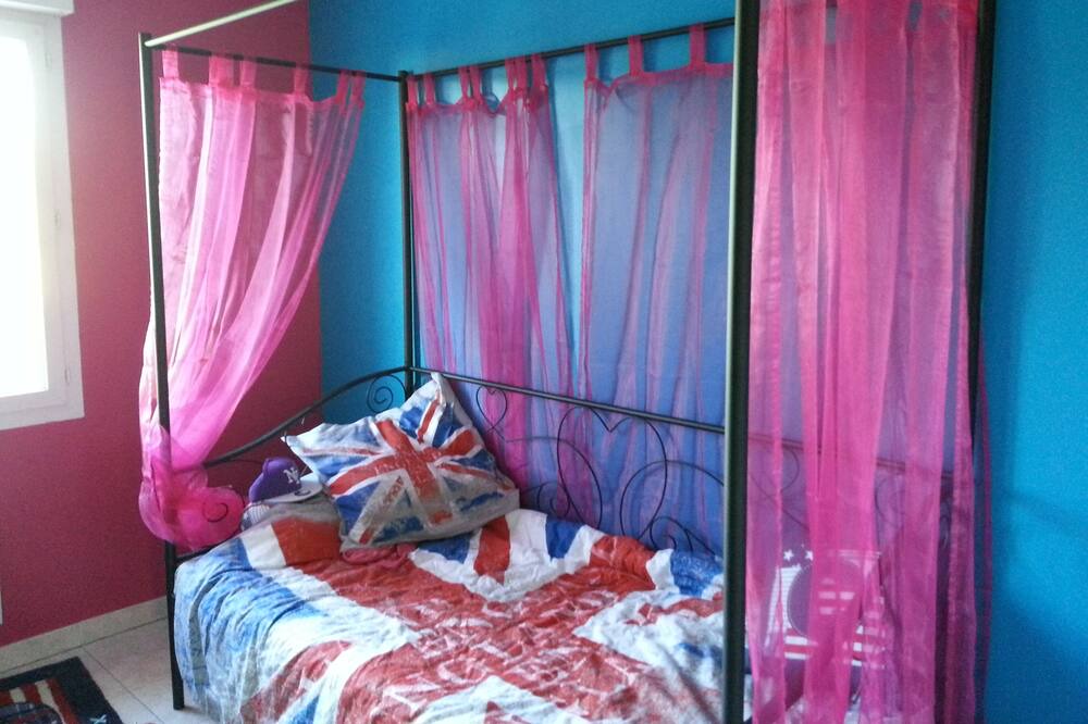 Photo of Bedroom in Labastide-de-Levis