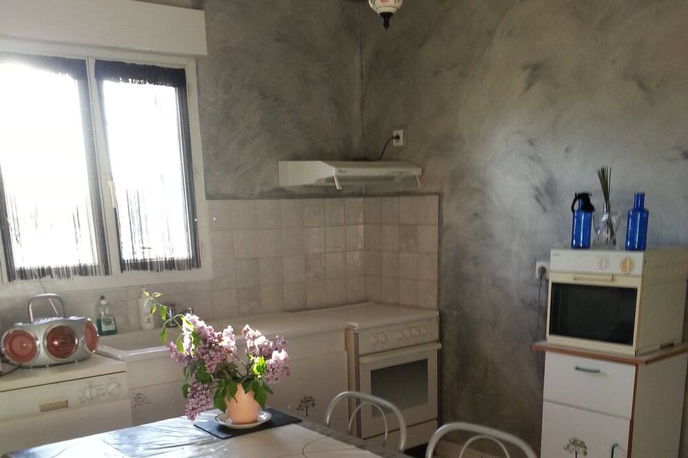 Photo of Kitchen in Labastide-de-Levis