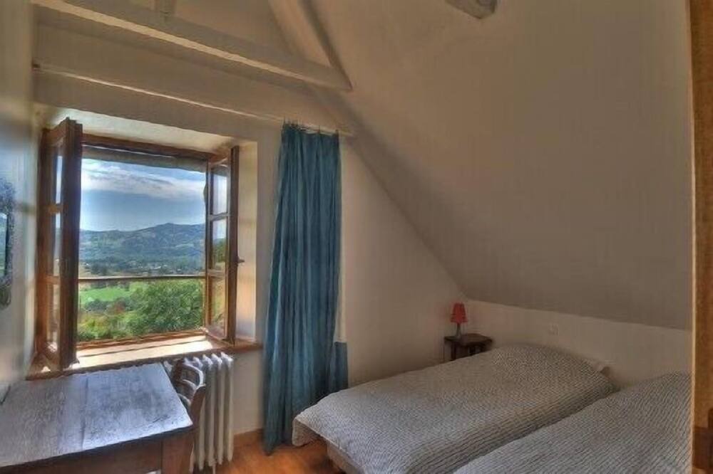Photo of Bedroom in Espalion