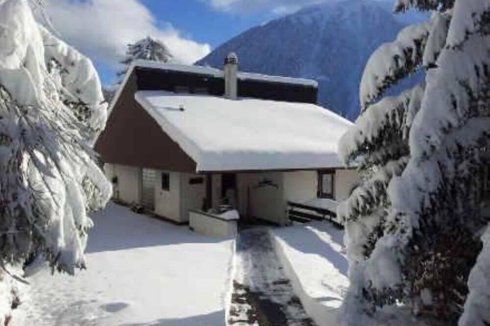 Photo of Outdoor in Chemin