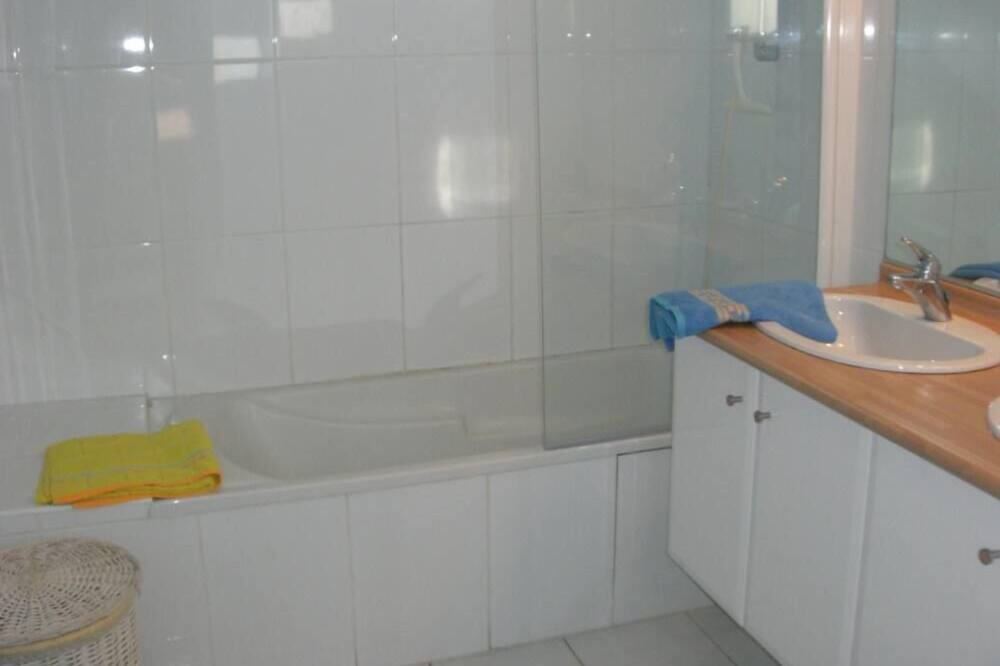 Photo of Bathroom in Lavaur