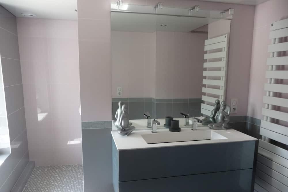 Photo of Bathroom in Villers-sous-Chatillon