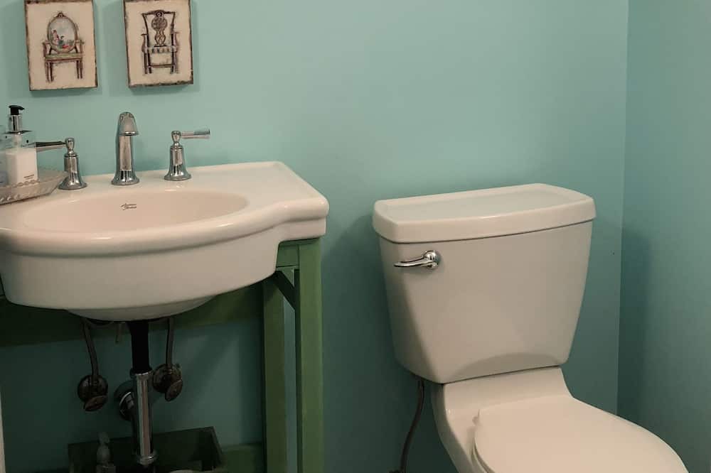 Photo of Bathroom in Port Haywood
