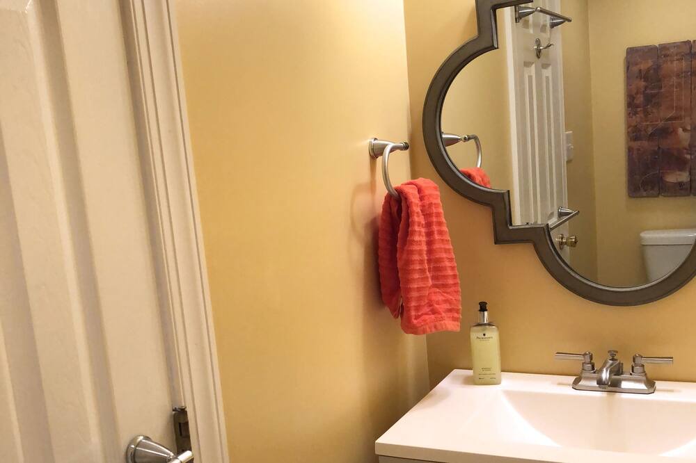 Photo of Bathroom in Port Haywood