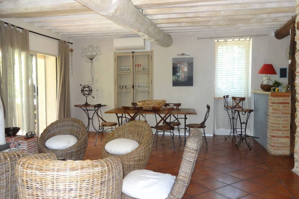 Photo of Livingroom in Pollestres