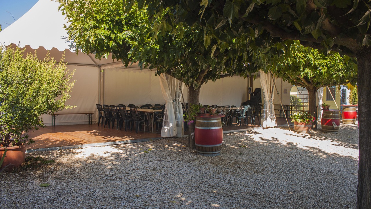 Photo of Outdoor in Collias