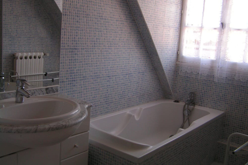Photo of Bathroom in Lussault-sur-Loire